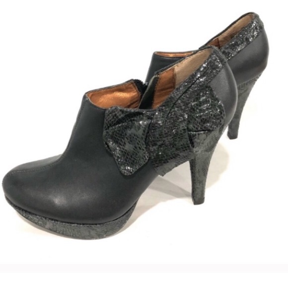 Poetic License booties - Picture 3 of 6